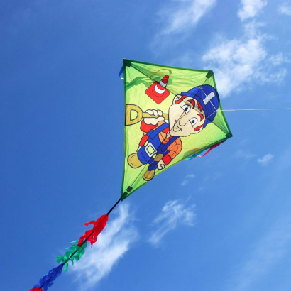 wolkenstuermer_kinderdrachen_eddy_bauarbeiter_strand