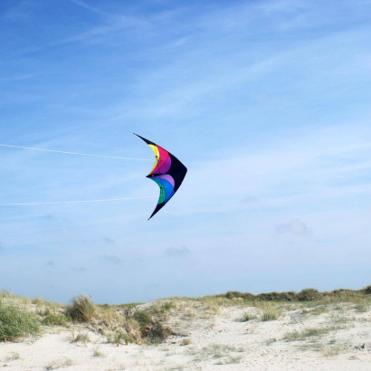 wolkenstuermer_lenkdrachen_flip_regenbogen_strand_001